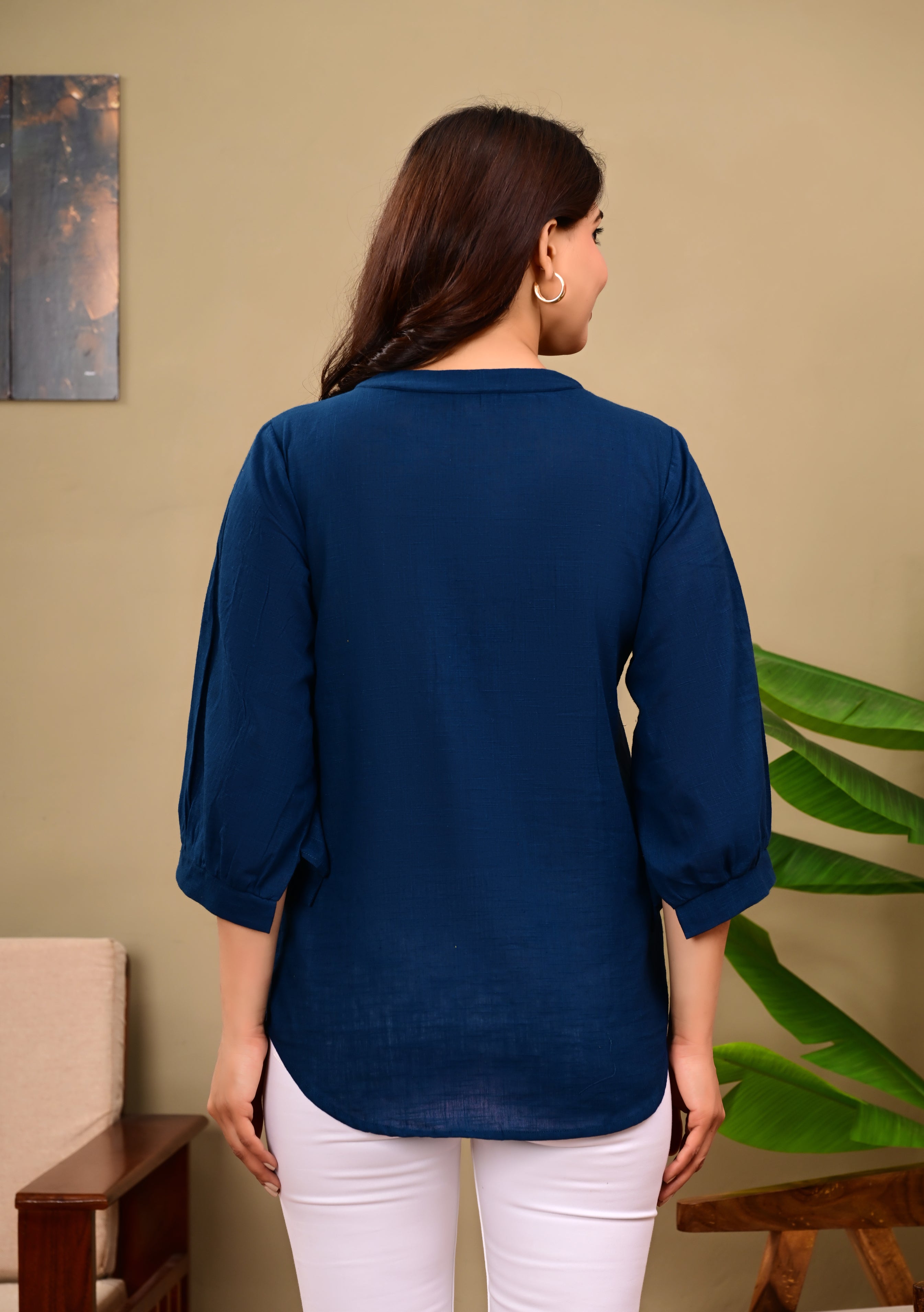 Women's Navy Blue Solid V-Neck Top
